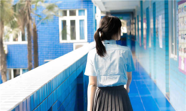 图们如何找到一个可以帮助我生孩子的女人？